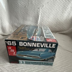 AMT 1965 Pontiac Bonneville Sport Coupe 1:25 Plastic Model Kit Decals AMT1260/12