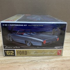 AMT 1962 Ford Thunderbird Model Kit 1:25 Plastic AMT682/12 Factory Sealed ￼