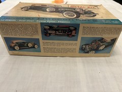 Hubley’s SJ Model Deusenburg 1/18 Vintage Car Kit #4864 Never assembled