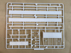 Aoshima 1:32 Scale Model Kit ISUZU FORWARD FLATBODY 320 Early Model PARTS ONLY