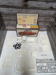 AMT 1953 Ford Pick Up Truck Wild Kat Model Kit