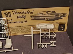 AMT 1965 Ford Thunderbird HT 1/25 Scale Model Kit – Nice Unbuilt Kit, Rough Box