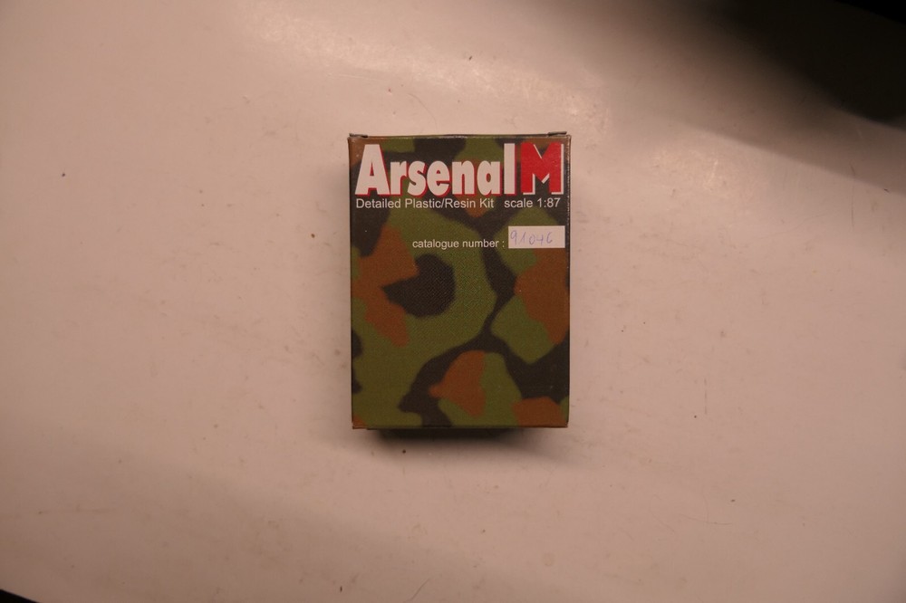 ARSENALM 91046 fuel trailer MODEL KIT 1:87 Scale Plastic New Unassembled