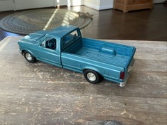 AMT ERTL 1992 Ford F-150 XLT Bimini Blue Stock #8920 Promo Model
