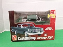 1/25 SCALE 1962 CHRYSLER 300 PRE-PAINTED JADE GREEN CUSTOM SHOP MODEL KIT