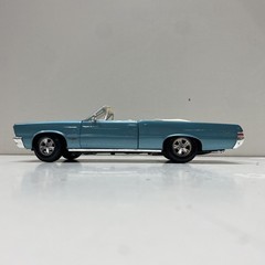 Maisto 1965 Pontiac GTO Convertible Blue 1:18 Scale Diecast Car