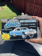 Lindberg Homie Hoppers Ice Machine 1979 Cadillac Lowrider 1:25 Kit w/Figure