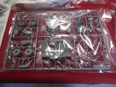 Vintage 2001 Tamiya 1:24 scale Porsche 962C Shell racer model kit sealed parts