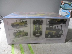 Revell Jeep Wrangler Rubicon Plastic Model Kit 85-4501 Factory Sealed 1:25