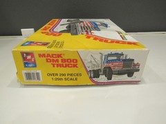 AMT ERTL Semi Truck Tractor Mack DM 800 Model Kit 1/25 scale