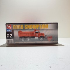 AMT Ertl #31820 1:25 Scale Ford Snowplow Truck Plastic Kit Sealed