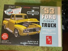 AMT 1953 Ford Pickup Truck 3 in 1 Trophy Series 1/25 Model Kit Retro ’53 AMT882