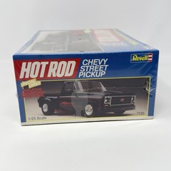 Revell Chevy Street Pickup Hot Rod Model Car Kit 1/25 Scae No 7135 NEW Sealed
