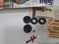 MPC Model 1975 Corvette Coupe Model Kit #1-7505 Vintage 1/25 Ready To Build
