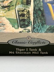 Airfix 03381 Classic Conflicts Tiger I & M4 Sherman Mk.I Tank 1/76 Model Kit Set