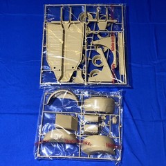 Ertl ESCI VW Typ82 Kubelwagen 7009 1/9 Model Kit Complete