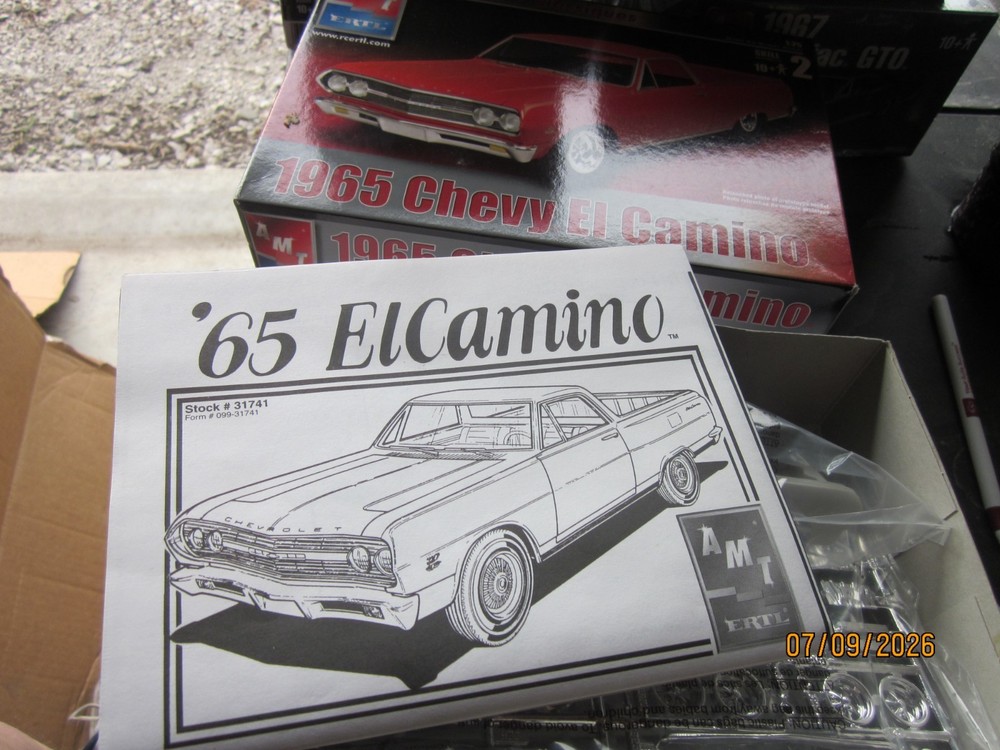 1/25 1965 Chevy El Camino model kit by AMT #31741 open box /sealed parts