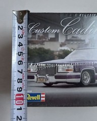 Revell 1/25 Custom Cadillac Lowrider 新品