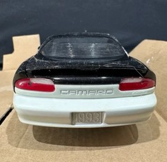 1:25 AMT Ertl 6179 1993 Camaro Z-28 Indy 500 Pace Car Black w/ Decals – NEW Mint