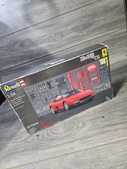 FERRARI 348 TS REVELL 07254 1:24 Model Car Kit [New Open Box] – Red