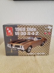 AMT ERTL 1969 OLDS W-30 442 MODEL KIT SEALED 1:25 SCALE SEALED NEW IN BOX