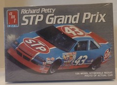 AMT Richard Petty STP Grand Prix 1/25 Model Kit #6728 Sealed Vintage NASCAR