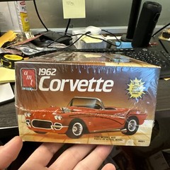 AMT 1962 Corvette 3 in 1 Kit # 6521 Factory Sealed 1:25