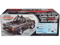 SKILL 2 MODEL KIT 1992 TOYOTA 4X4 PICKUP 1/20 SCALE MODEL BY AMT AMT1425