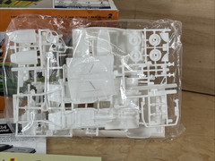 VTG Revell ’71 Hemi Cuda Street Machine 1:24 Model Kit 85-2984 Parts Sealed