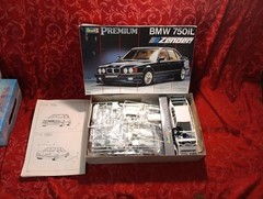 M8d 1/24 Revell Premium BMW 750iL Zender 1:24 Revell 7181 BMW E32 model kit