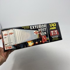 AMT T704 1/43 Scale Truck ‘n’ Trailer Fruehauf 40ft Exterior Post Van Model Kit