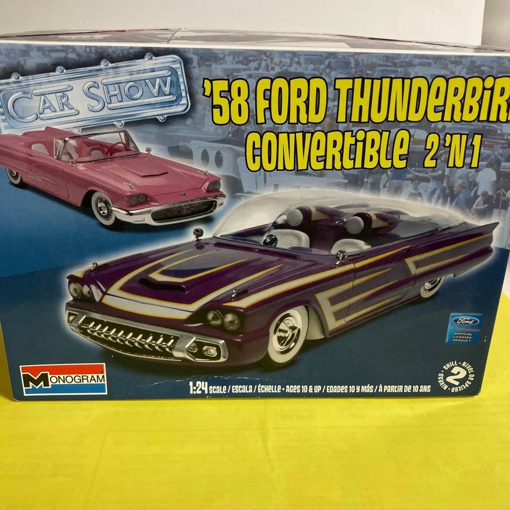 Monogram 1/24 1958 Ford T Bird Convertible 2in1 Kit Model Kit Includes