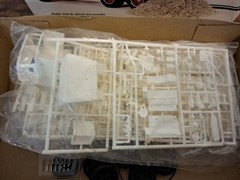 AMT 1:25 Scale Autocar DC 9964 B Dump Truck Boxed Model Kit **BOX HAS DAMAGE**