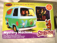 1/25 Polar Lights Scooby Doo Mystery Machine Pre-Painted Figures Shaggy & Scooby