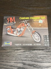 REVELL – RM KUSTOM – CUSTOM CHOPPER MOTORCYCLE SET – 1/12 MODEL KIT Sealed