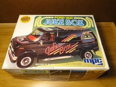 Vintage 1980 MPC Ford Juke Box van plastic model kit #1-0439
