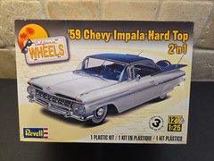 Revell, California Wheels, ’59 Chevy Impala Hard Top, 2n1, 1/25 scale, Complete.
