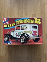 MPC KEEP ON TRUCKIN ‘32 FORD DELIVERY VAN 1/25 KIT 1-0767 1974 PARTIALLY ASSMB.