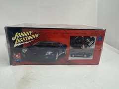 AMT Johnny Lightning 2005 Ford GT Die Cast 1:25 Model Kit Ertl Blue Skill 2 New