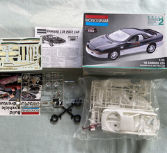 Monogram ’93 Camaro Z-28 Indy Pace Car Model Kit #2964 1:25 Looks Complete 1993