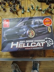SKILL 2 MODEL KIT 2021 DODGE CHARGER HELLCAT REDEYE 1/25 SCALE BY AMT AMT1325