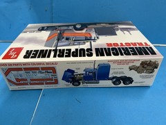 AMT 1:24 Scale American Superliner Truck Model Kit – AMT1235