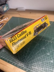 Italari 1:24 Scale 1933 Cadillac Fleetwood V-16 New Open Box