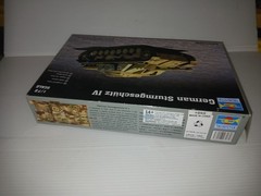 TRUMPETER 07261 Military Model 1/72 German Sturmgeschutz IV Complete Open Box