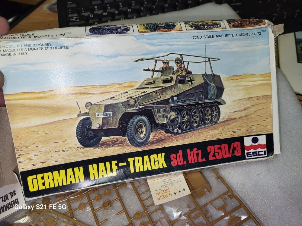 Esci German Half Track Sd Kfz 250/3 Model Kit 1/72 #8027