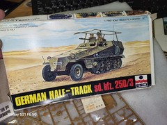 Esci German Half Track Sd Kfz 250/3 Model Kit 1/72 #8027