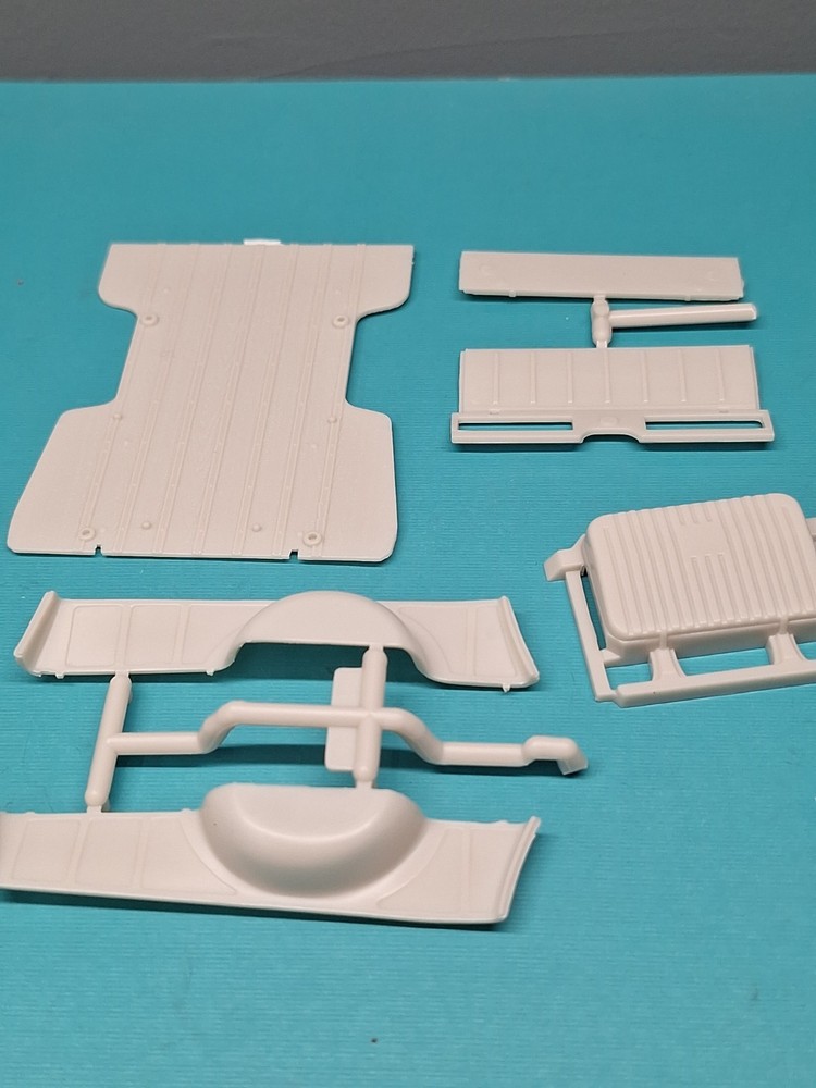 Revell AMT Ertl MPC Monogram MPC 1/25 Model Part 1968 El Camino Cargo Bed & Gate