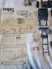 ASSORTED JEEP PARTS JUNKYARD MODEL KIT LOT #106