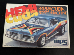 MPC HEMI Cuda Street Machine Plymouth Barracuda 1:25 Model Kit 1-0807 OPEN BOX