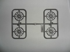 Model T 1913 Roadster, American Passenger Car Plastic Model Kit 1/24 ICM 24001